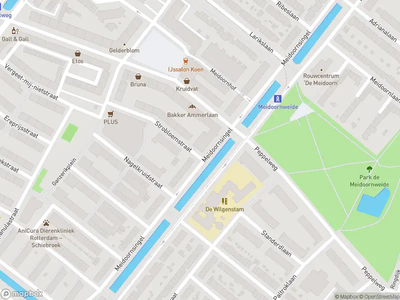 Ambulance met gepaste spoed naar de Meidoornsingel in Rotterdam