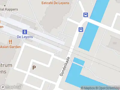 Brandweer met gepaste spoed naar de Sloepkade in Zoetermeer vanwege afhijsen patient