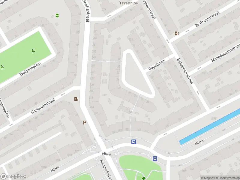 Ambulance met gepaste spoed naar de Stokroosstraat in 's-Gravenhage