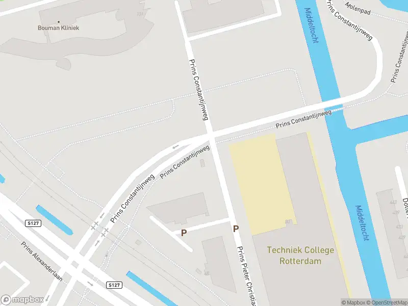 Ambulance met grote spoed naar de Prins Constantijnweg in Rotterdam