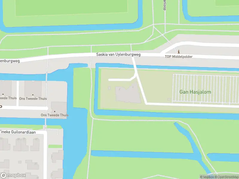 Ambulance met grote spoed naar de Saskia van Uylenburgweg in Amstelveen