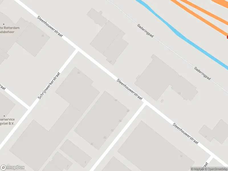 Brandweer met grote spoed naar de Steenhouwerstraat in Hoogvliet Rotterdam vanwege gebouwbrand