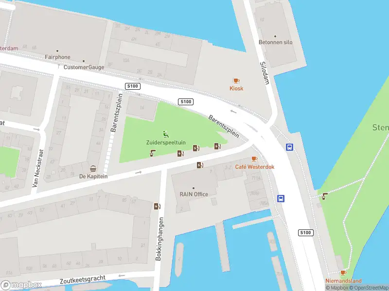 Ambulance met grote spoed naar de Barentszplein in Amsterdam
