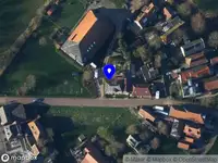 Brandweer met grote spoed naar de Smidstraat in Schraard vanwege reanimatie