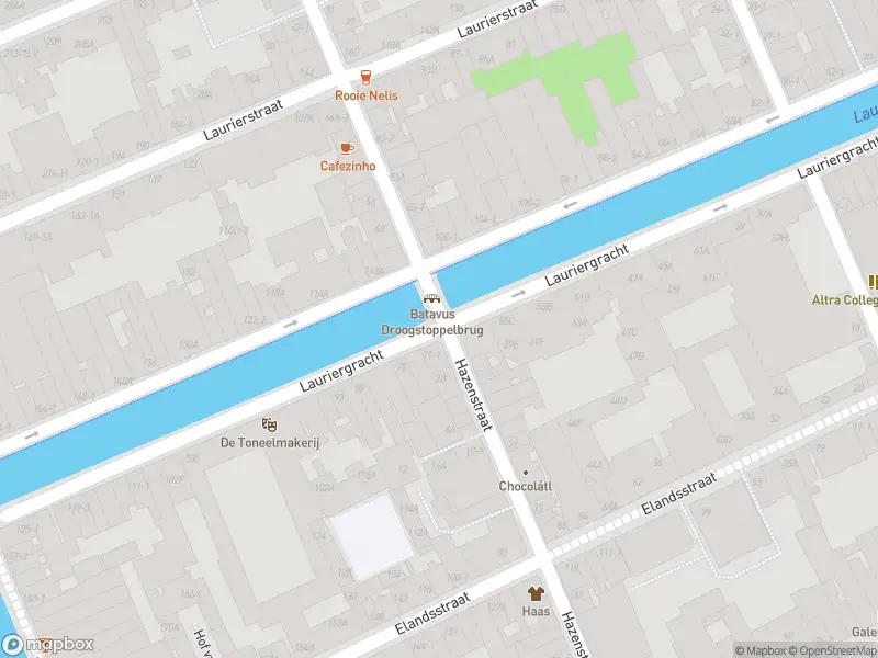 Ambulance met gepaste spoed naar de Oude Looiersstraat in Amsterdam