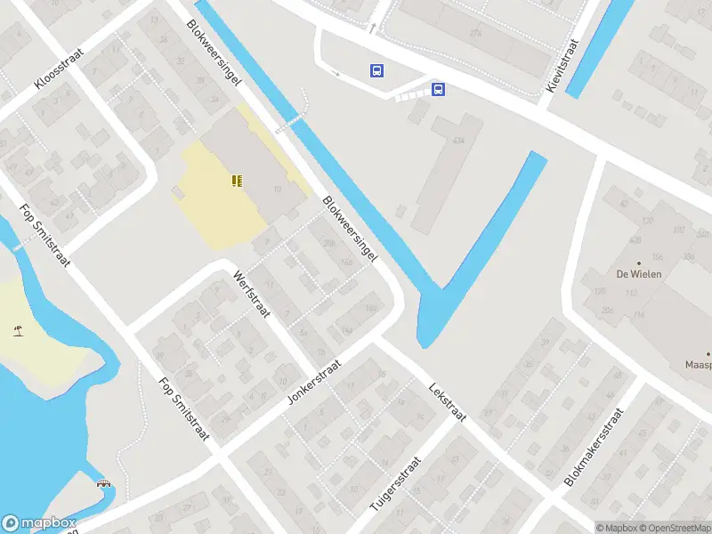 Ambulance met gepaste spoed naar de Blokweersingel in Alblasserdam