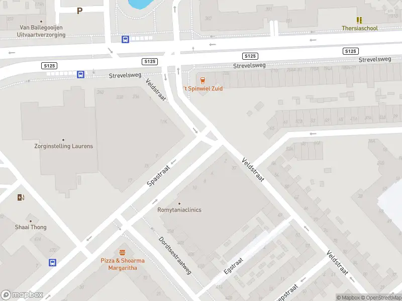 Ambulance met gepaste spoed naar de Verlengde Motorstraat in Rotterdam