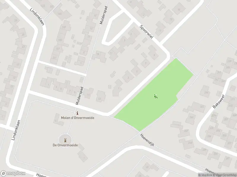 Brandweer met gepaste spoed naar de d' Onvermoeidelaan in Raamsdonksveer vanwege een buitenbrand