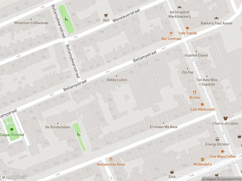 Ambulance met grote spoed naar de Hasebroekstraat in Amsterdam
