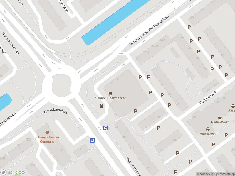 Ambulance met gepaste spoed naar de Nieuwlandplein in Schiedam