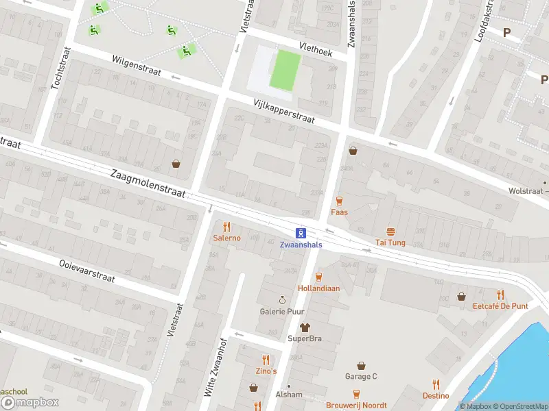 Ambulance met gepaste spoed naar de Zaagmolenstraat in Rotterdam