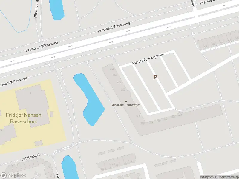 Ambulance met gepaste spoed naar de Anatole Franceplaats in Rotterdam