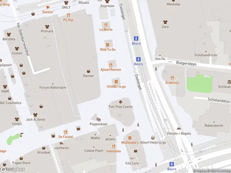 Ambulance met grote spoed naar de Coolsingel in Rotterdam