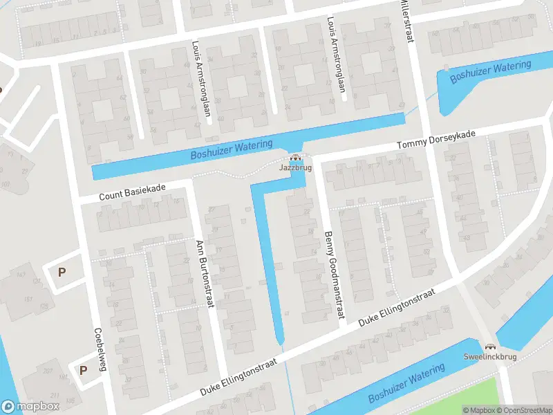 Ambulance met grote spoed naar de Coebelweg in Leiden