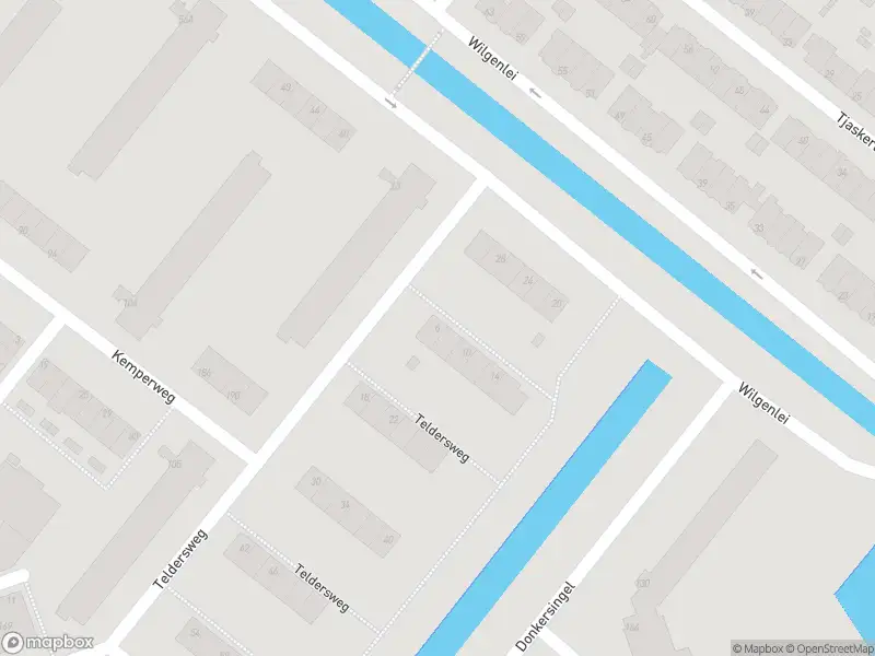 Ambulance met grote spoed naar de Teldersweg in Rotterdam