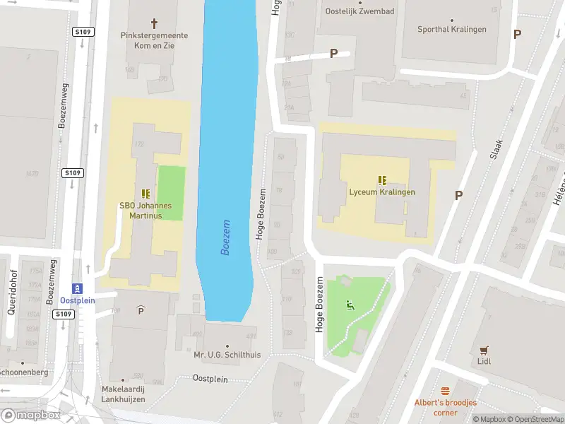 Ambulance met gepaste spoed naar de Hoge Boezem in Rotterdam