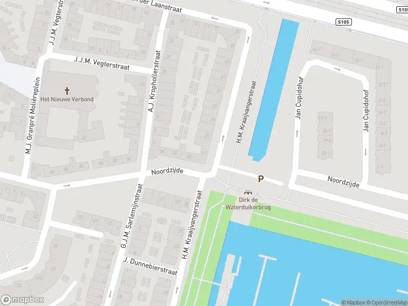 Ambulance met grote spoed naar de H.M. Kraaijvangerstraat in Amsterdam