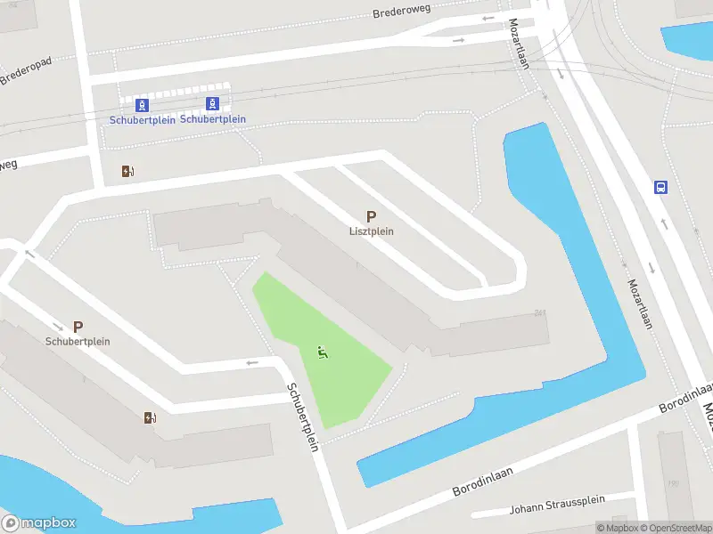 Ambulance met gepaste spoed naar de Lisztplein in Schiedam