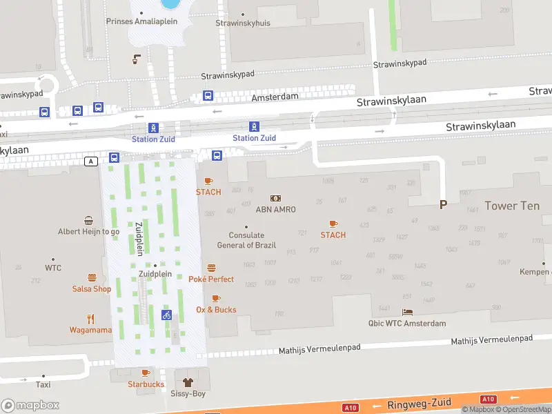Ambulance met gepaste spoed naar de Strawinskylaan in Amsterdam