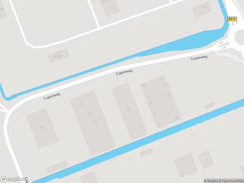 Politie naar de Copenweg in Lopik vanwege personen te water