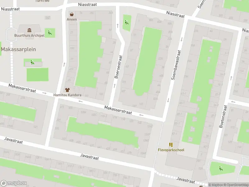 Ambulance met gepaste spoed naar de Makassarstraat in Amsterdam