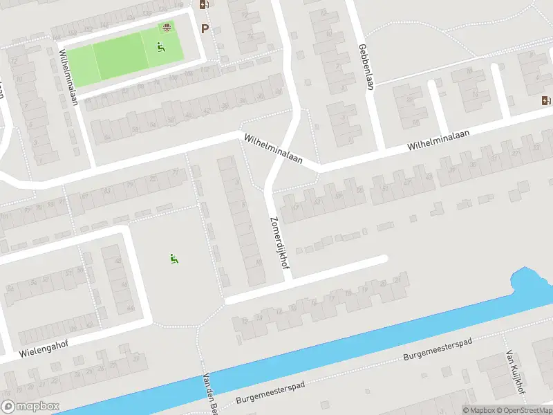 Ambulance met grote spoed naar de Zomerdijkhof in Delft