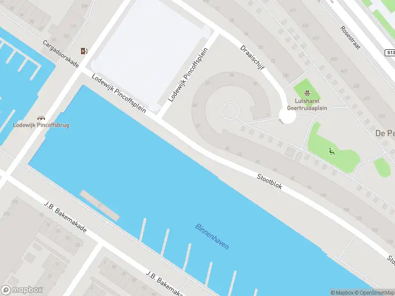 Brandweer met grote spoed naar de Stieltjesstraat in Rotterdam vanwege reanimatie