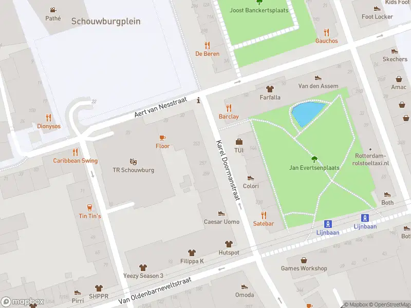 Ambulance met grote spoed naar de Karel Doormanstraat in Rotterdam