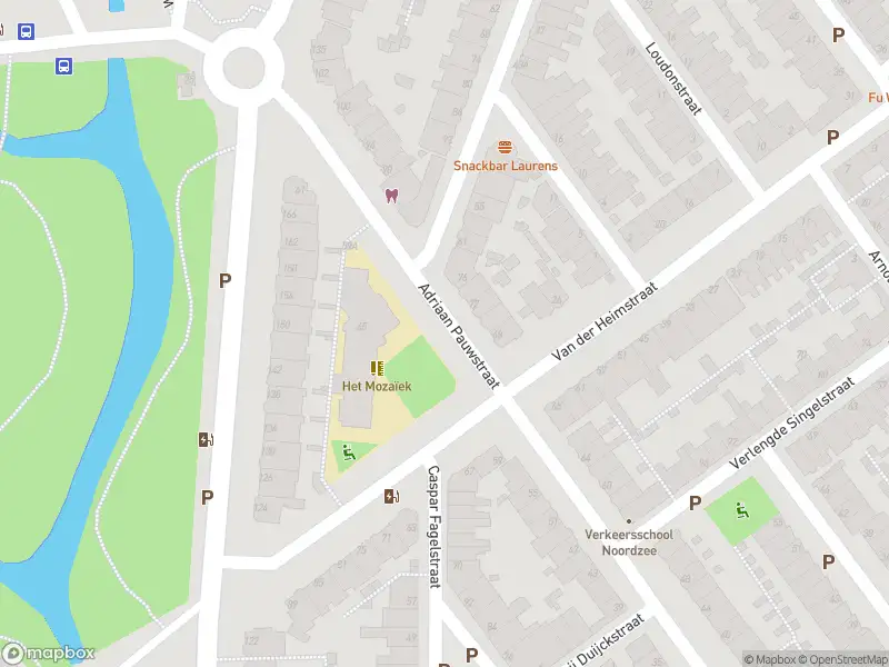 Ambulance met grote spoed naar de Spoorsingel in Delft