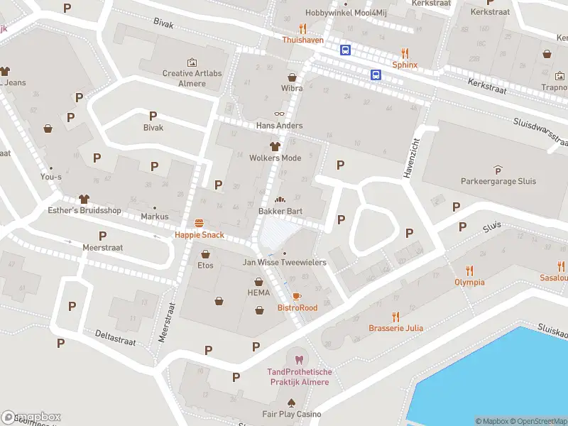 Brandweer met gepaste spoed naar de Kerkstraat in Almere vanwege stormschade