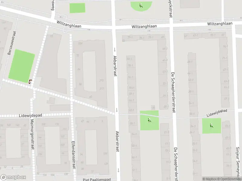 Ambulance met grote spoed naar de Akbarstraat in Amsterdam