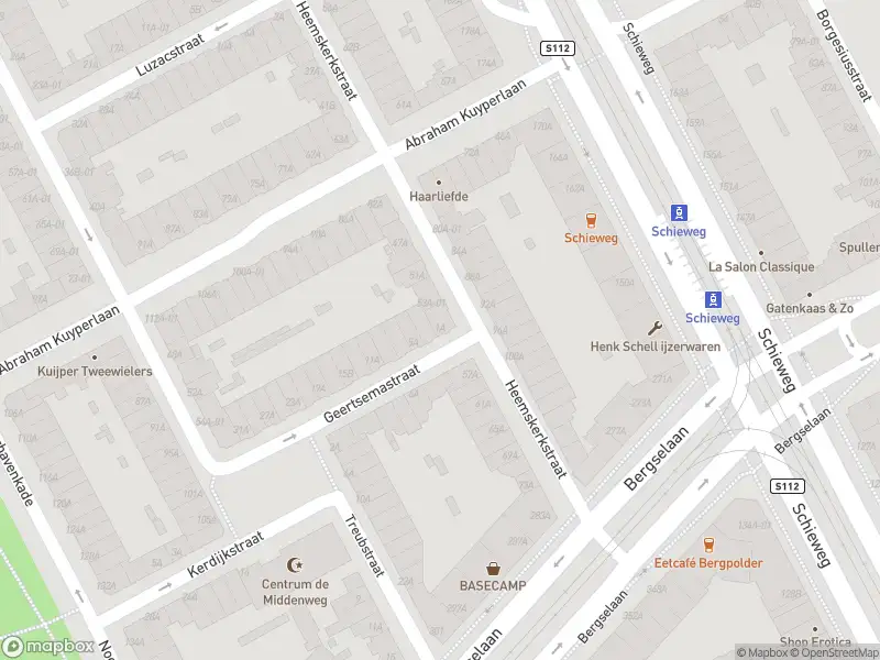 Ambulance met grote spoed naar de Geertsemastraat in Rotterdam