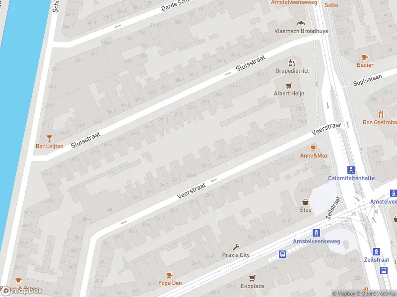 Politie met grote spoed naar de Schinkelkade in Amsterdam vanwege voertuigen te water