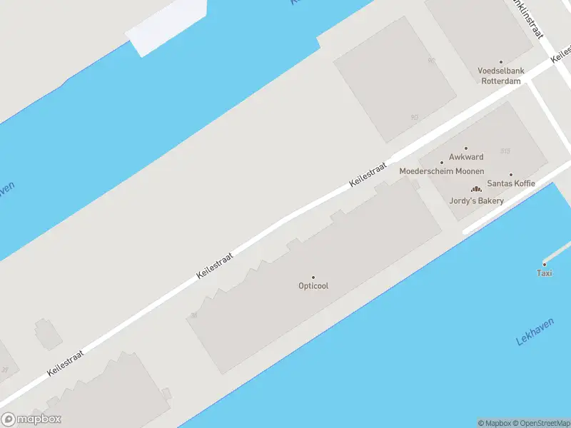 Ambulance met gepaste spoed naar de Keilestraat in Rotterdam