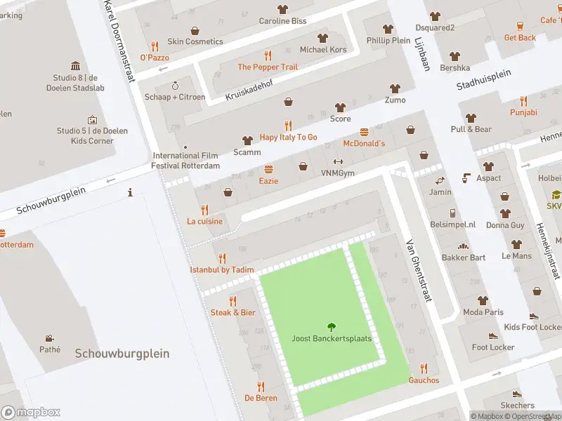 Ambulance met gepaste spoed naar de Zoutmanstraat in Rotterdam