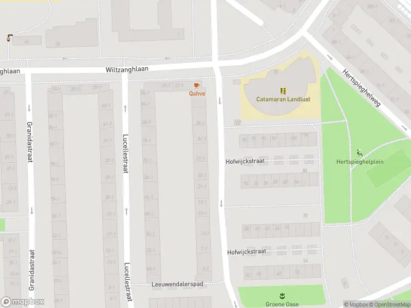 Ambulance met grote spoed naar de Gulden Winckelstraat in Amsterdam