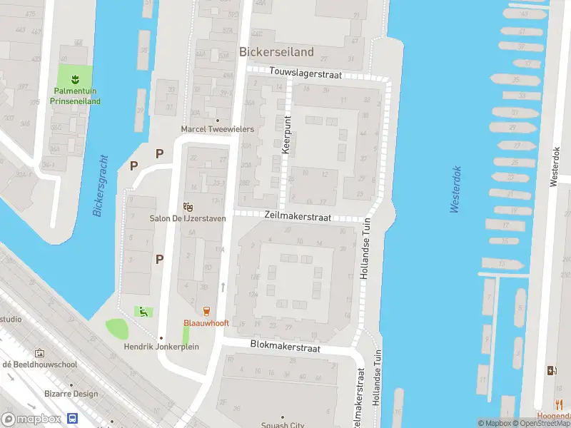 Ambulance met gepaste spoed naar de Zeilmakerstraat in Amsterdam