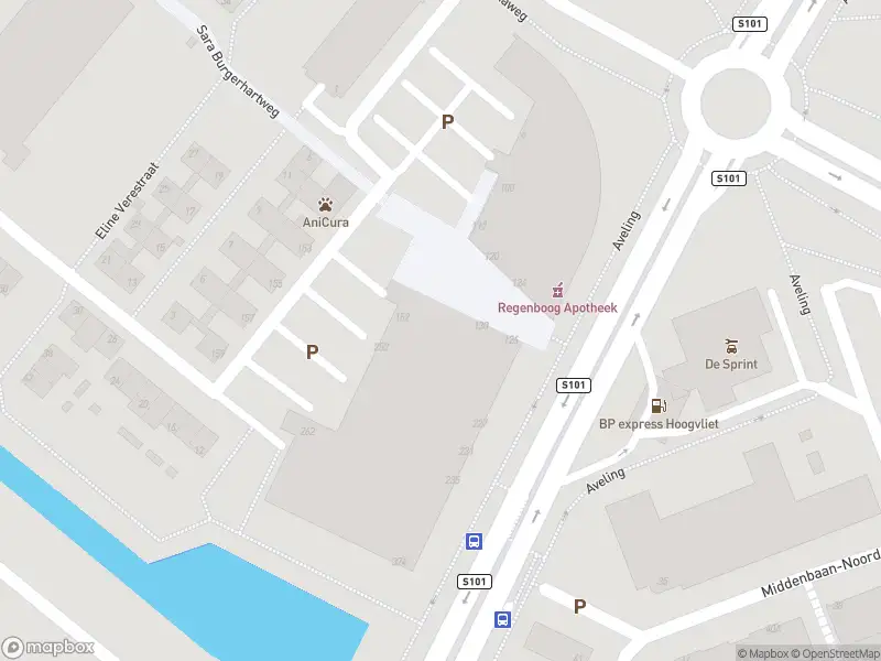 Ambulance met grote spoed naar de Klaasje Zevensterstraat in Hoogvliet Rotterdam