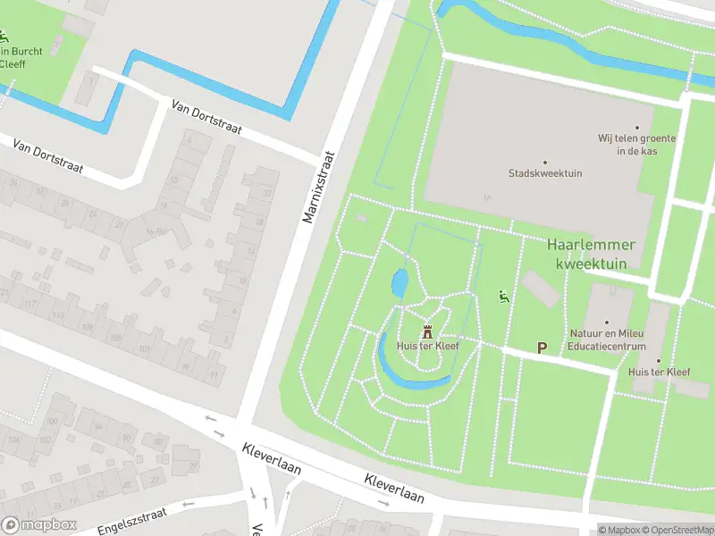 Ambulance met gepaste spoed naar de Stuijvesantplein in Haarlem