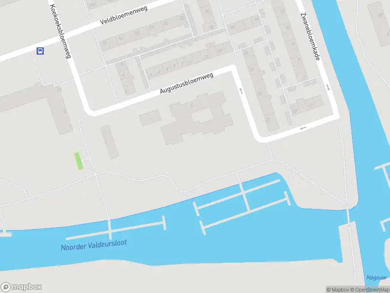 Ambulance met gepaste spoed naar de Leverkruidweg in Zaandam