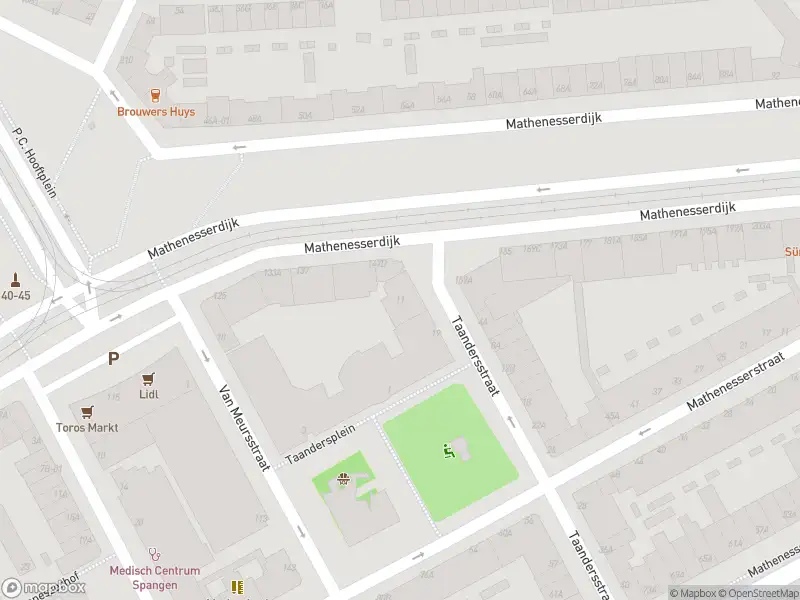 Ambulance met gepaste spoed naar de Taandersstraat in Rotterdam