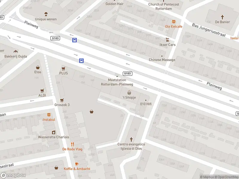 Ambulance met gepaste spoed naar de Pleinweg in Rotterdam