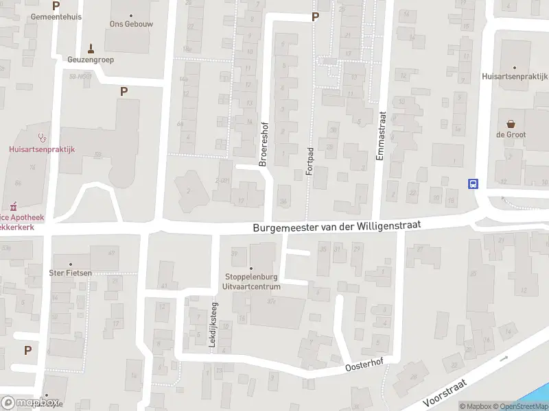 Ambulance met grote spoed naar de Burgemeester van der Willigenstraat in Lekkerkerk