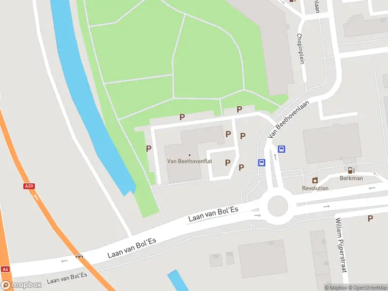 Ambulance met gepaste spoed naar de Van Beethovenplein in Schiedam