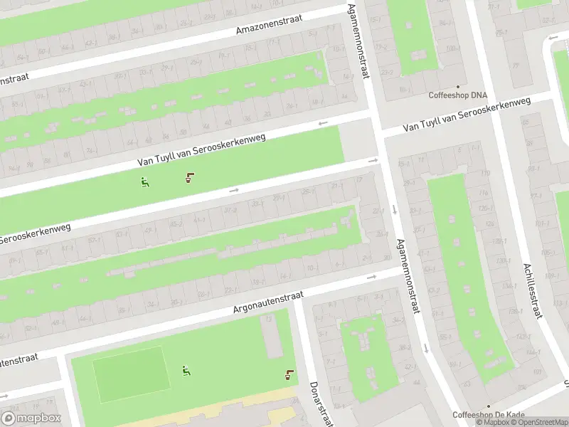 Ambulance met gepaste spoed naar de Agamemnonstraat in Amsterdam