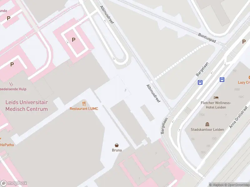 Ambulance met grote spoed naar de Brugmansplein in Leiden
