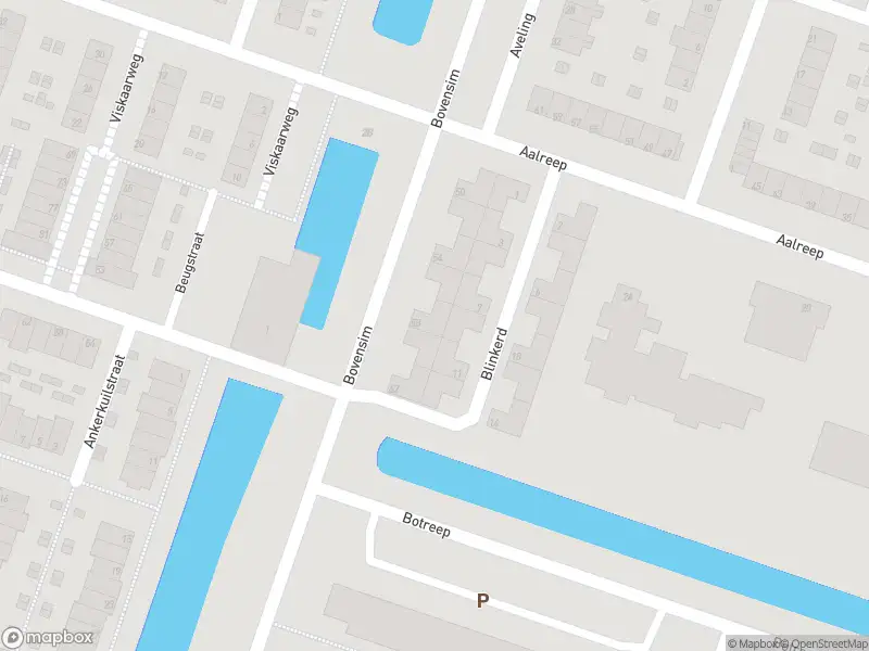 Ambulance met grote spoed naar de Bovensim in Hoogvliet Rotterdam