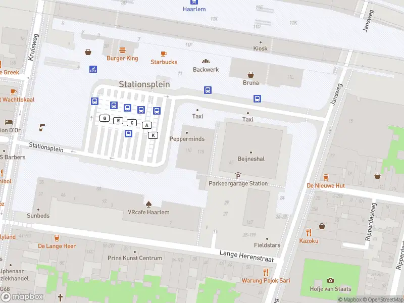Ambulance met gepaste spoed naar de Stationsplein in Haarlem