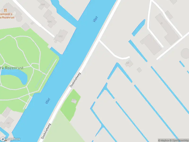 Ambulance met grote spoed naar de Aart van der Leeuwkade in Voorburg