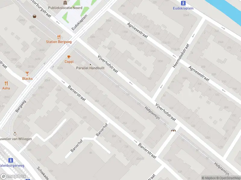 Ambulance met gepaste spoed naar de Vijverhofstraat in Rotterdam